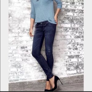 💫 Women’s Cabi Dark Wash Distressed Skinny Jeans